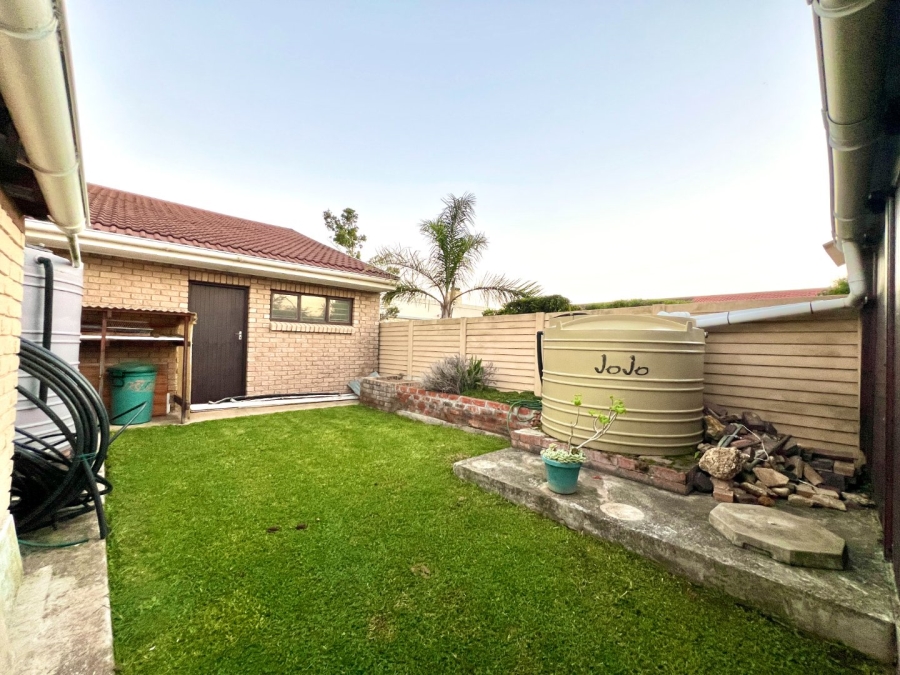4 Bedroom Property for Sale in Walmer Downs Eastern Cape